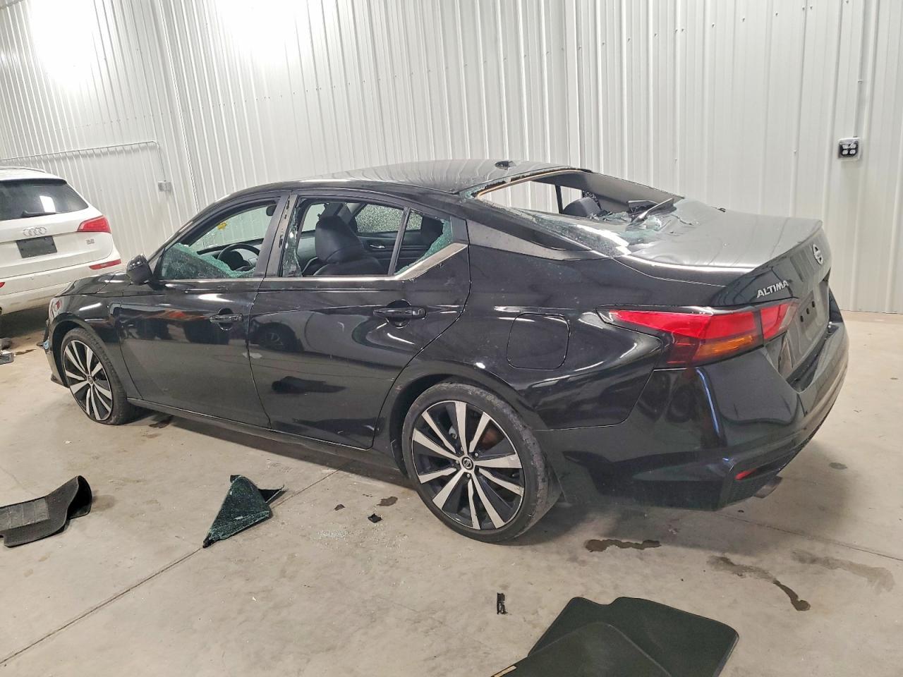 2019 Nissan Altima Sr - Image 2