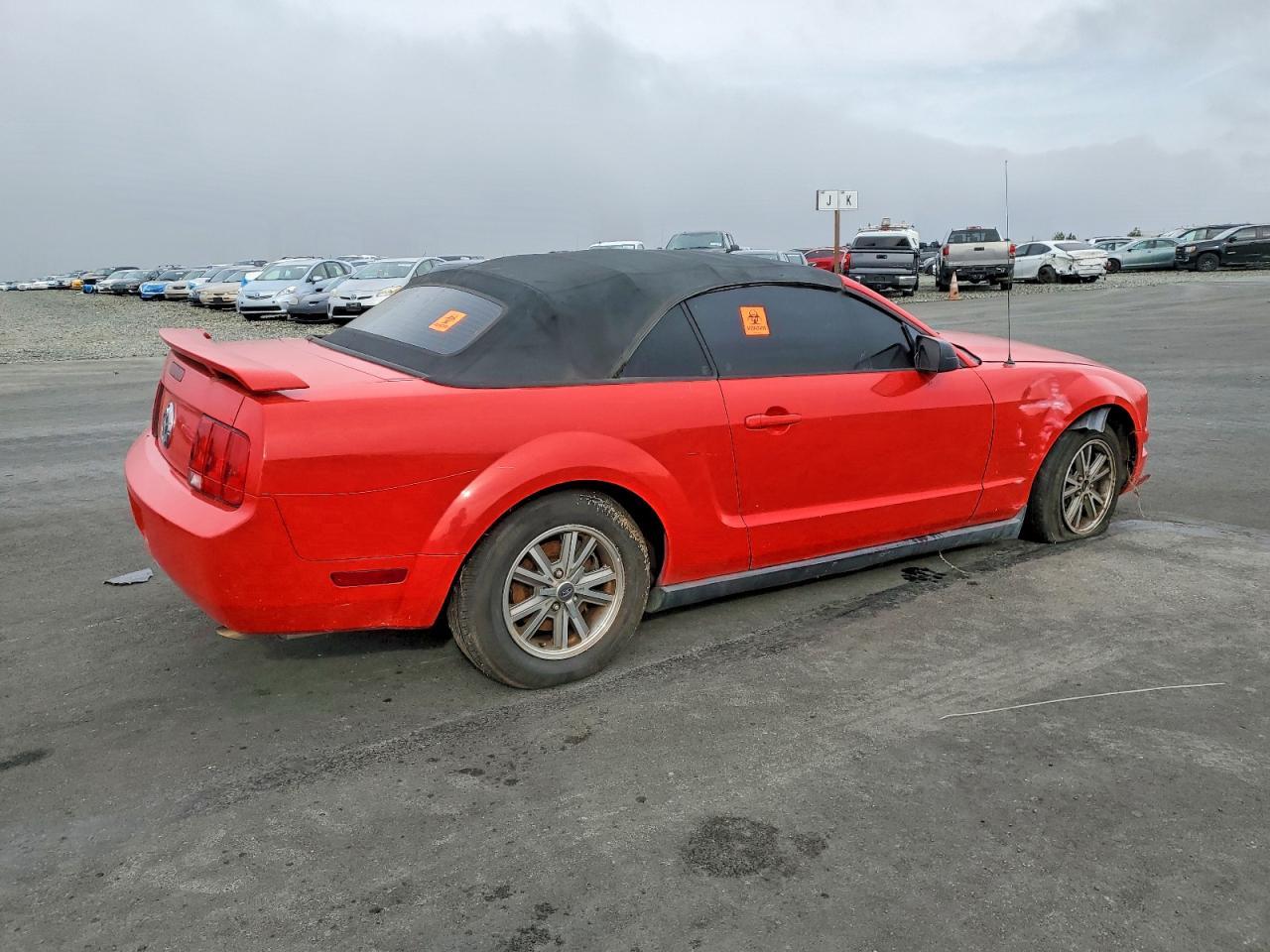 2005 Ford Mustang - Image 3