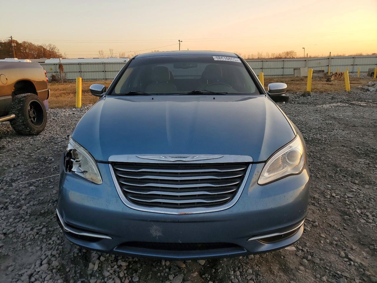 2011 Chrysler 200 Limited - Image 5