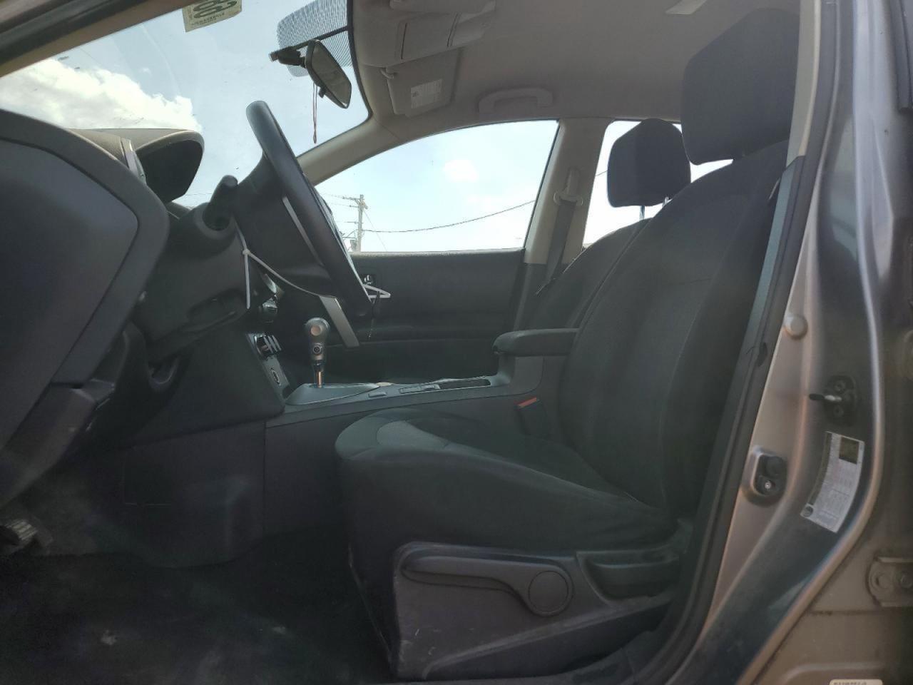 2015 Nissan Rogue Select S - Image 5