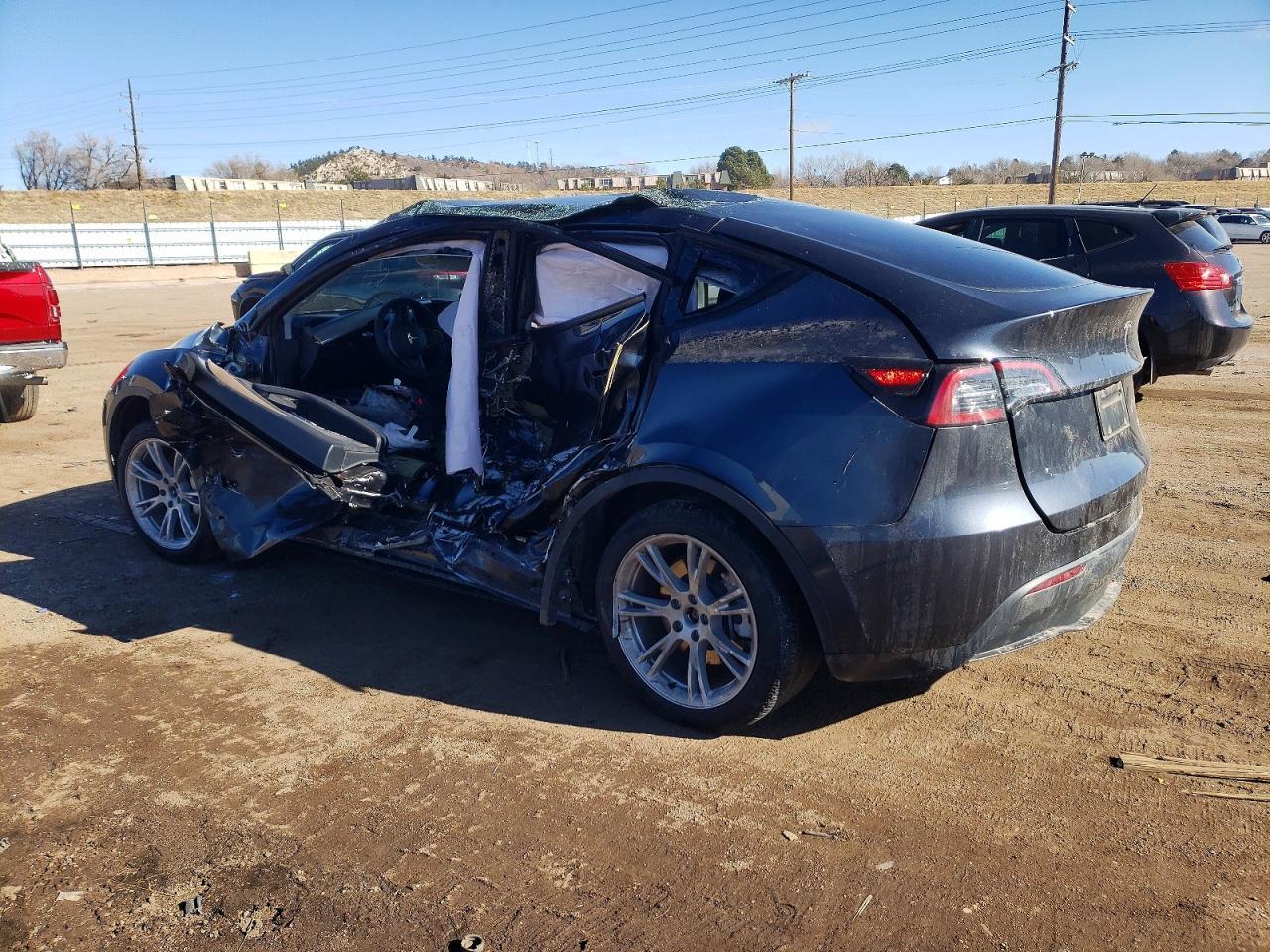 2024 Tesla Model Y - Фото 2