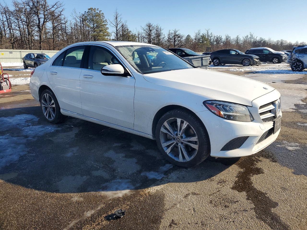 2021 Mercedes-Benz C 300 4Matic - Фото 4