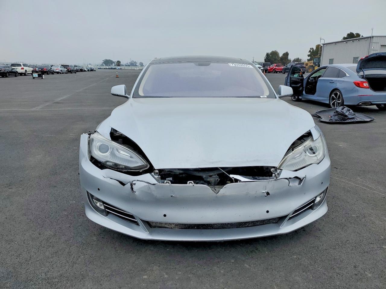 2014 Tesla Model S - Image 5