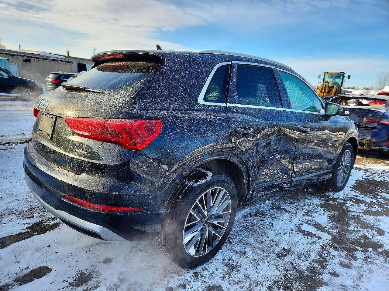 2022 Audi Q3 Premium 40 - Фото 3