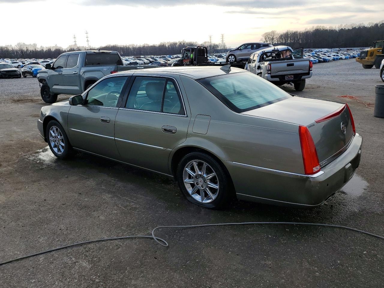 2011 Cadillac Dts Luxury Collection - Фото 2