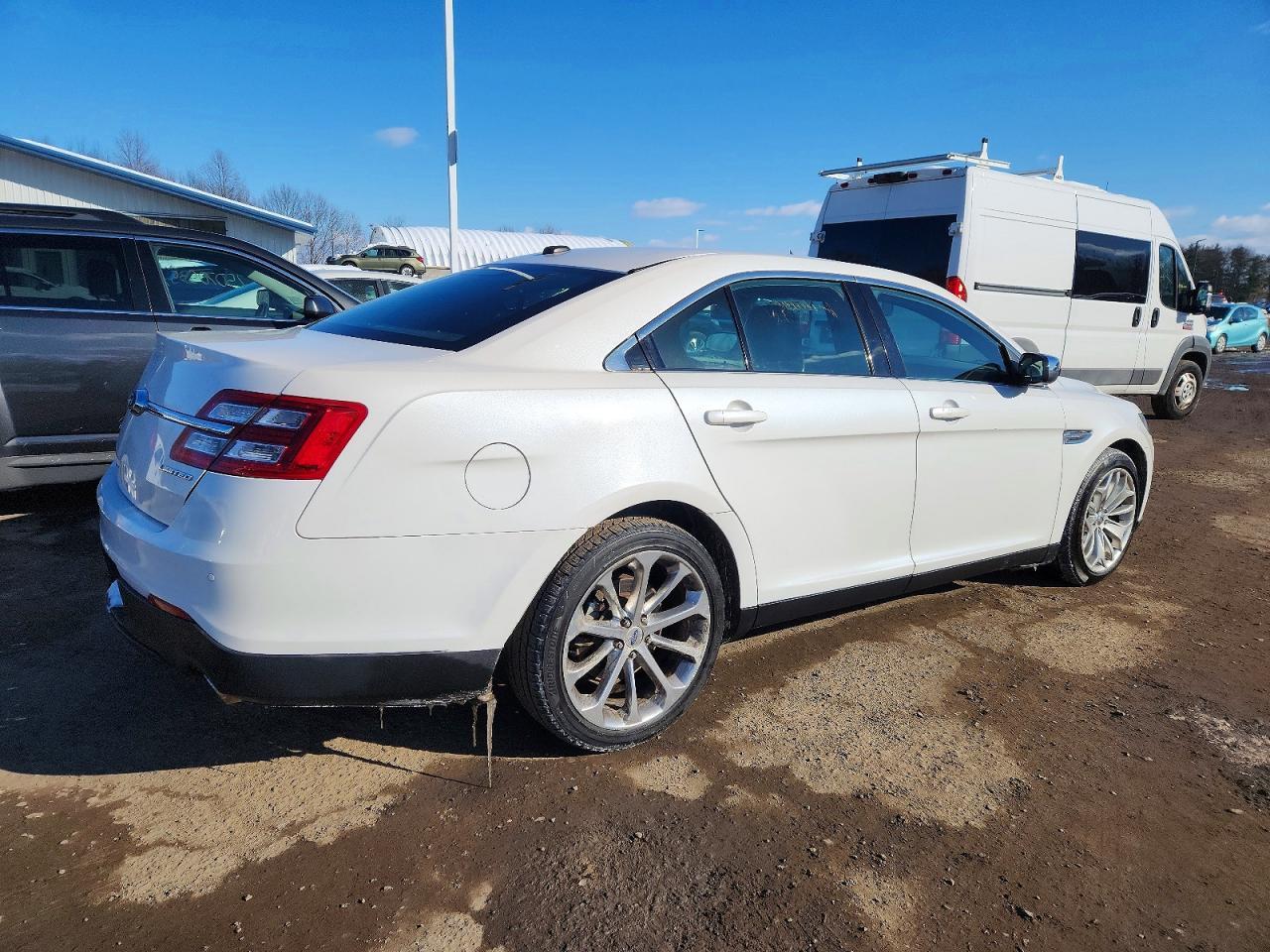 2015 Ford Taurus Limited - Фото 3
