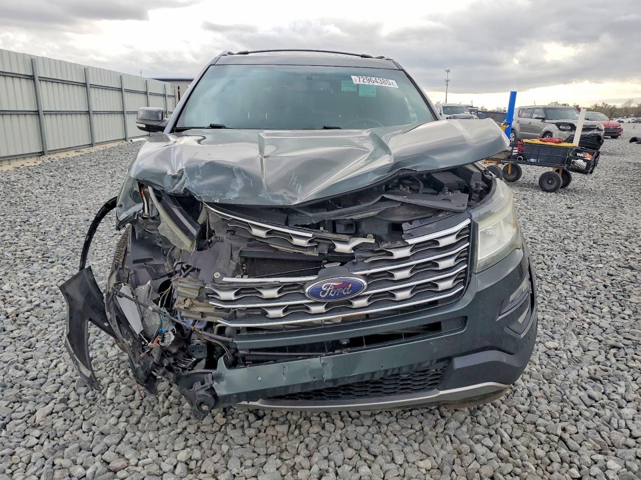 2016 Ford Explorer Limited - Image 5