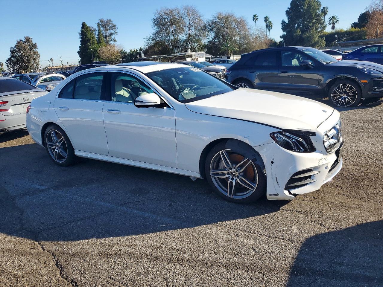 2019 Mercedes-Benz E 450 4Matic - Фото 4