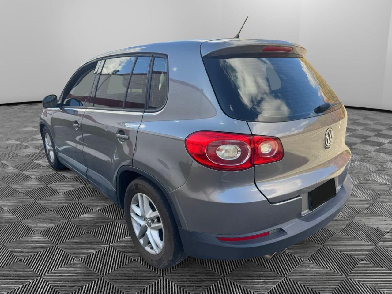 2011 Volkswagen Tiguan S - Фото 3