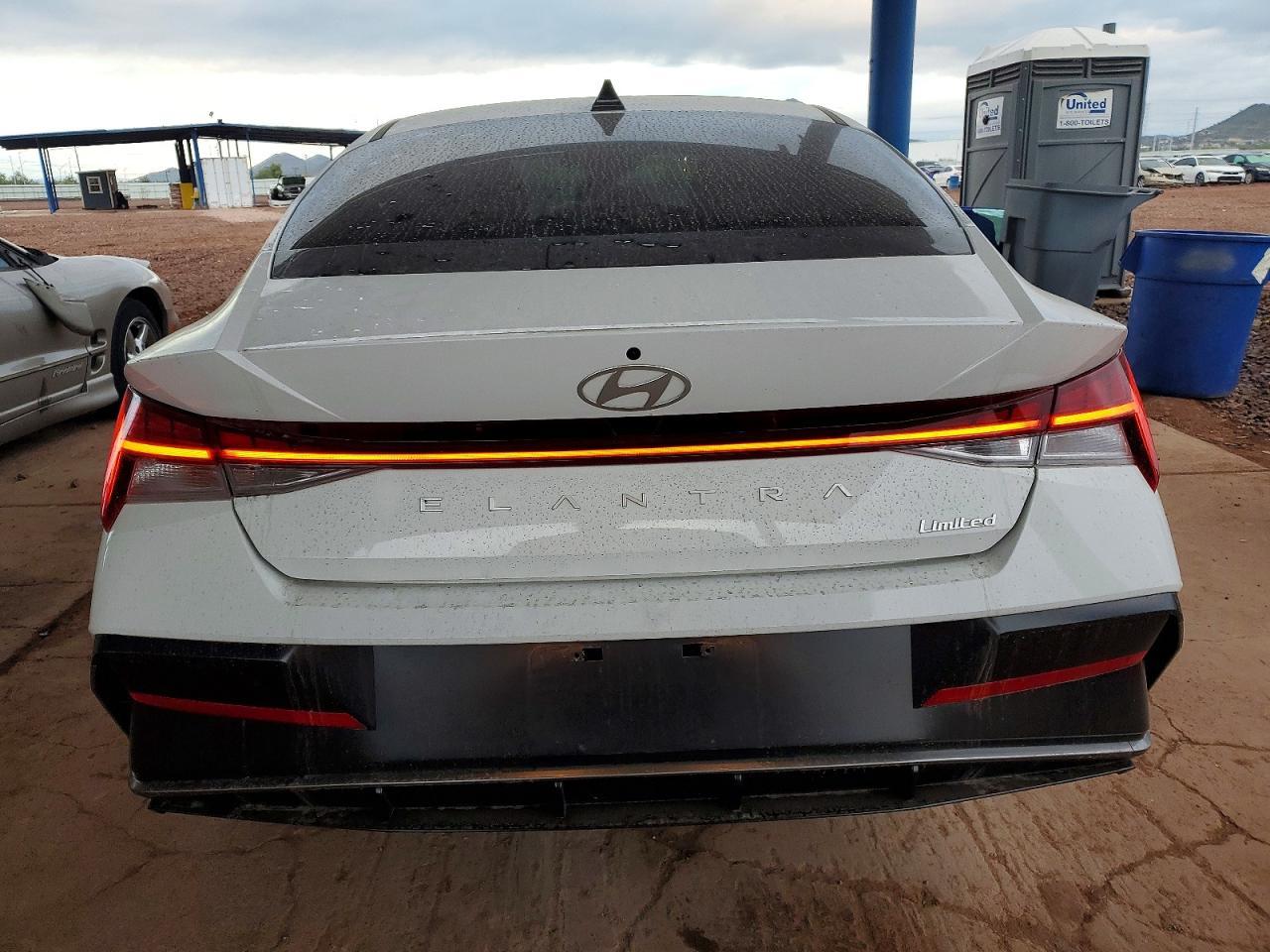 2025 Hyundai Elantra Limited - Фото 6