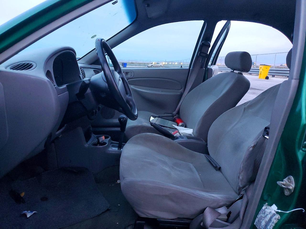 2002 Ford Escort - Фото 7