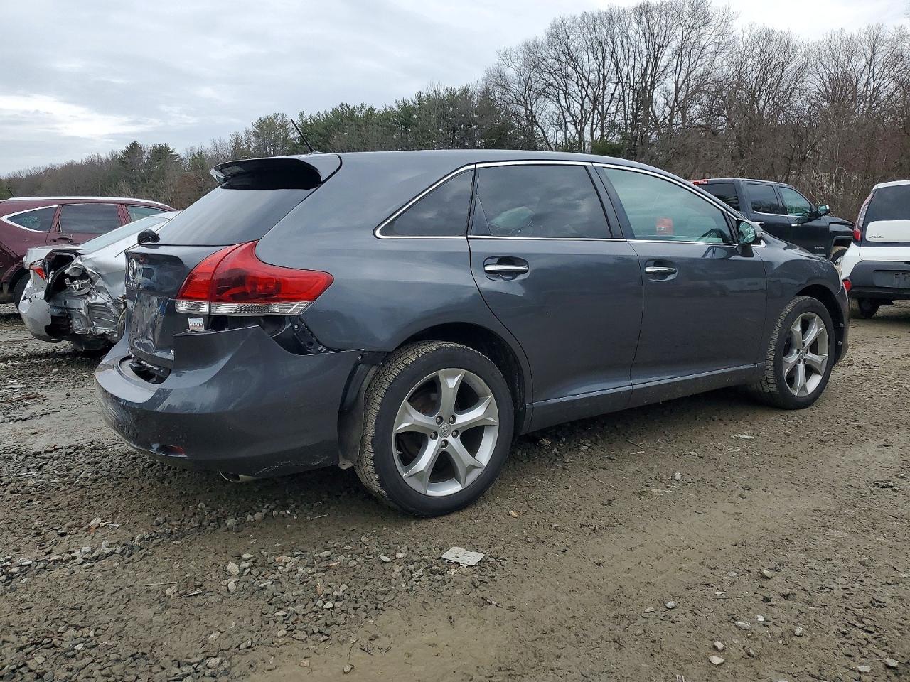 2013 Toyota Venza - Image 3