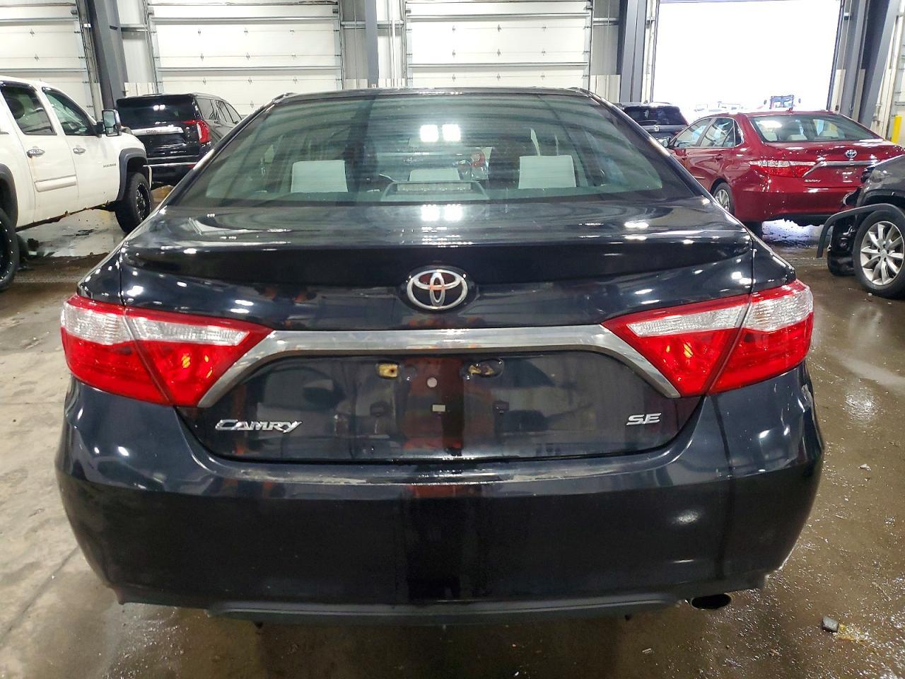 2015 Toyota Camry Se - Фото 6