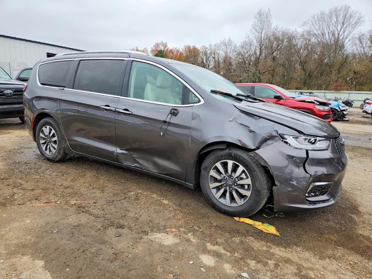 2021 Chrysler Pacifica Hybrid Touring L - Фото 4