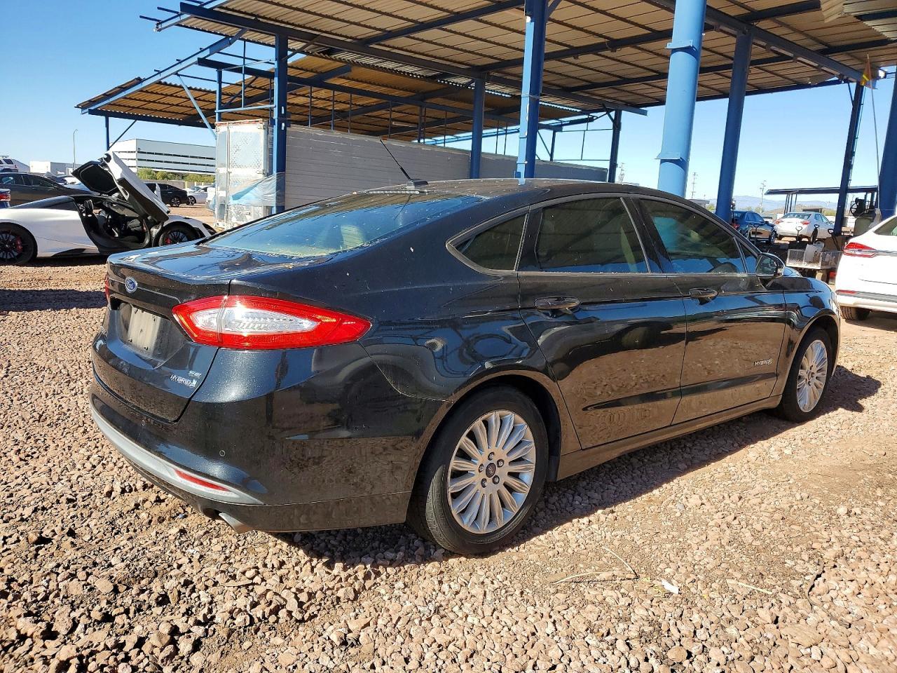 2013 Ford Fusion Se Hybrid - Image 3