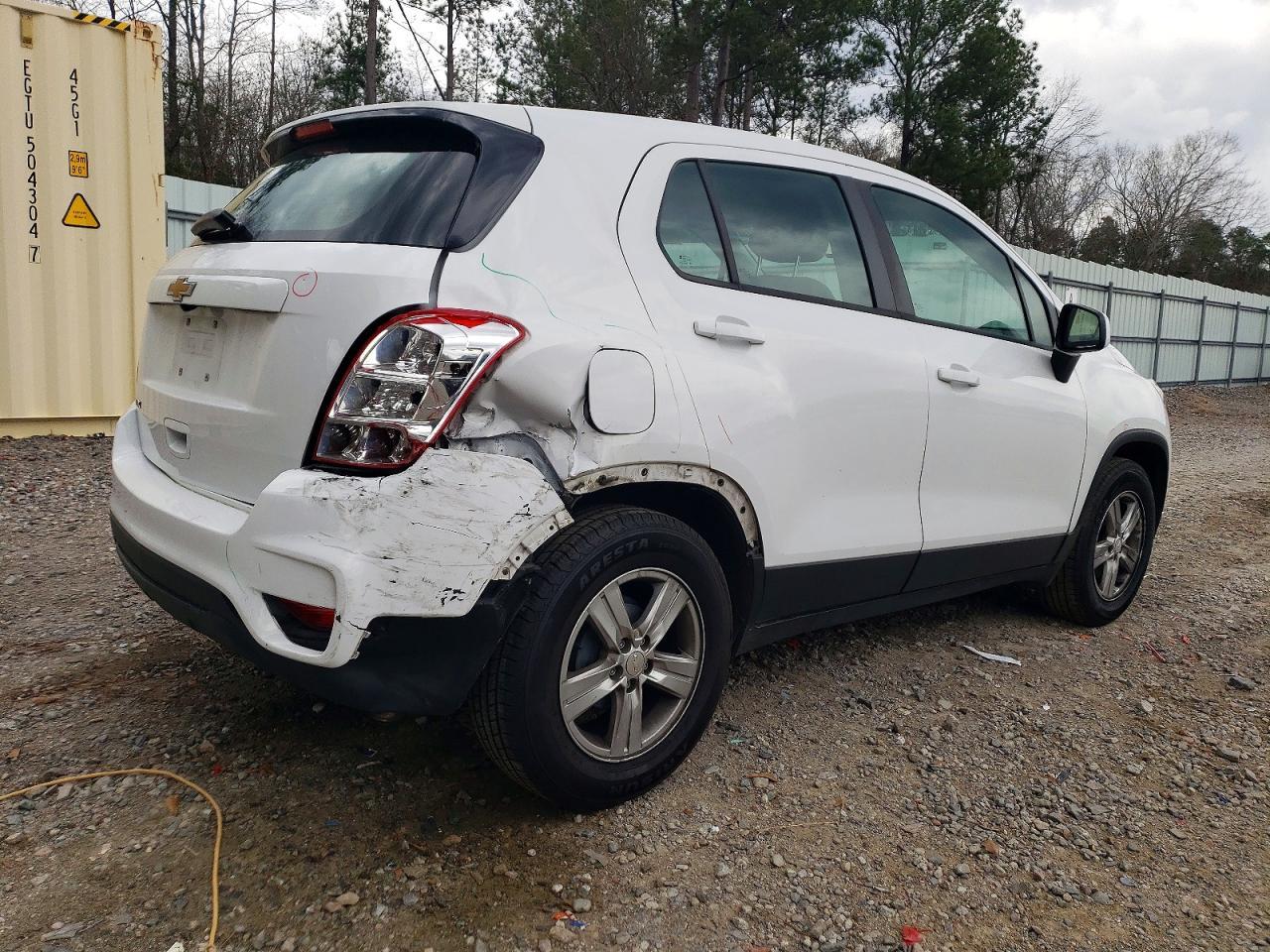 2019 Chevrolet Trax Ls - Image 3
