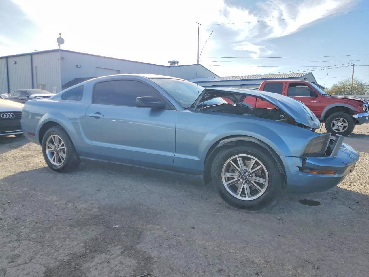 2005 Ford Mustang - Image 4