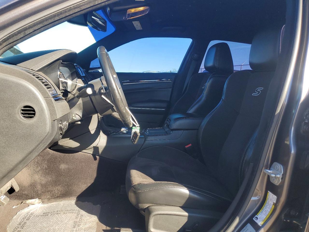 2018 Chrysler 300 S - Image 7