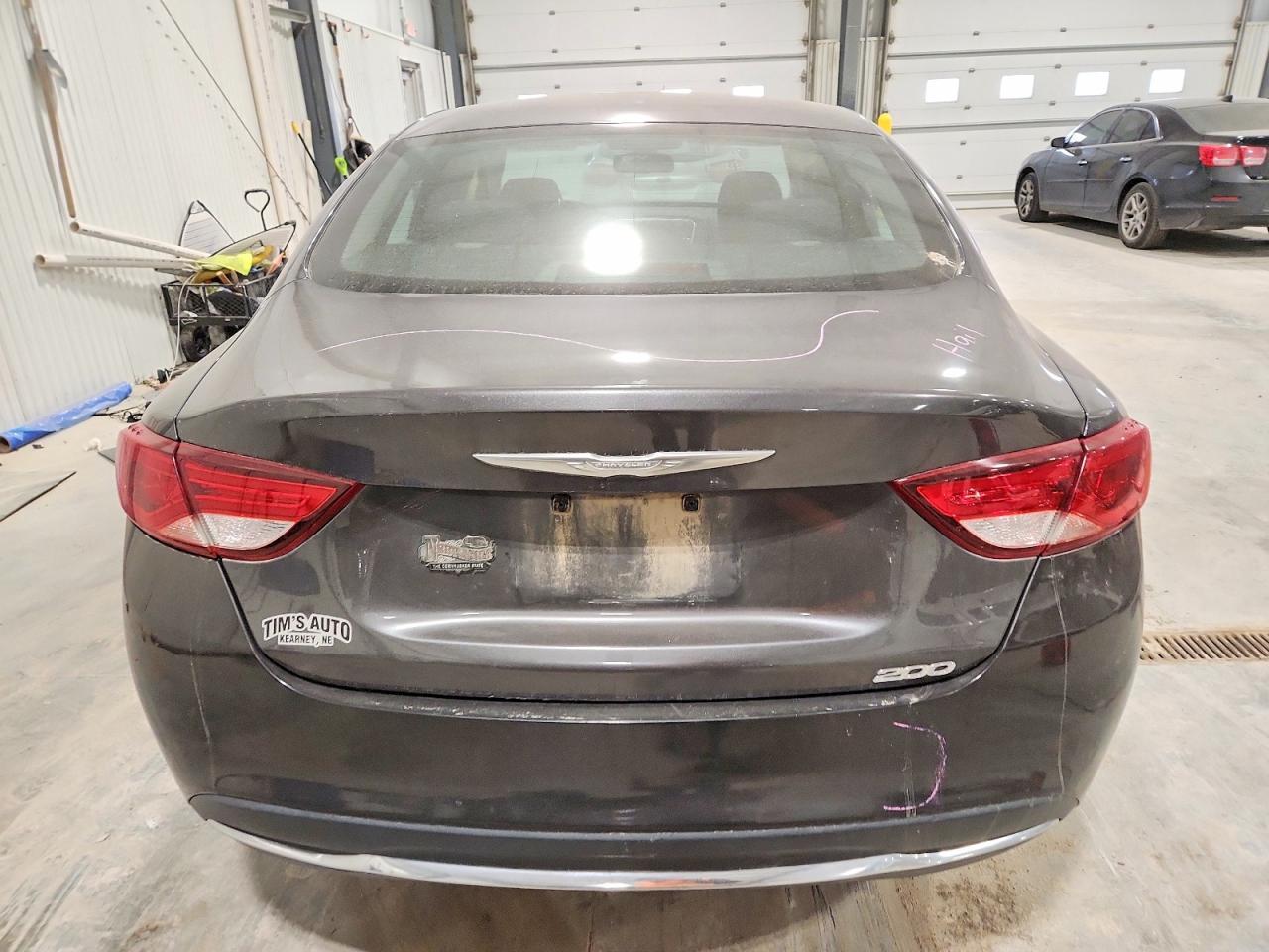 2015 Chrysler 200 Limited - Image 6