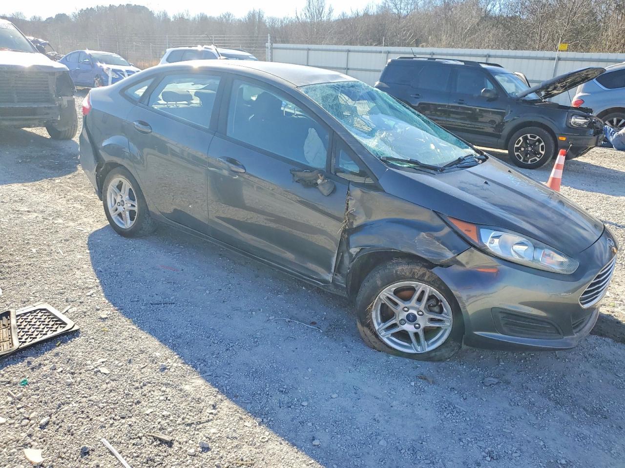 2019 Ford Fiesta Se - Фото 4