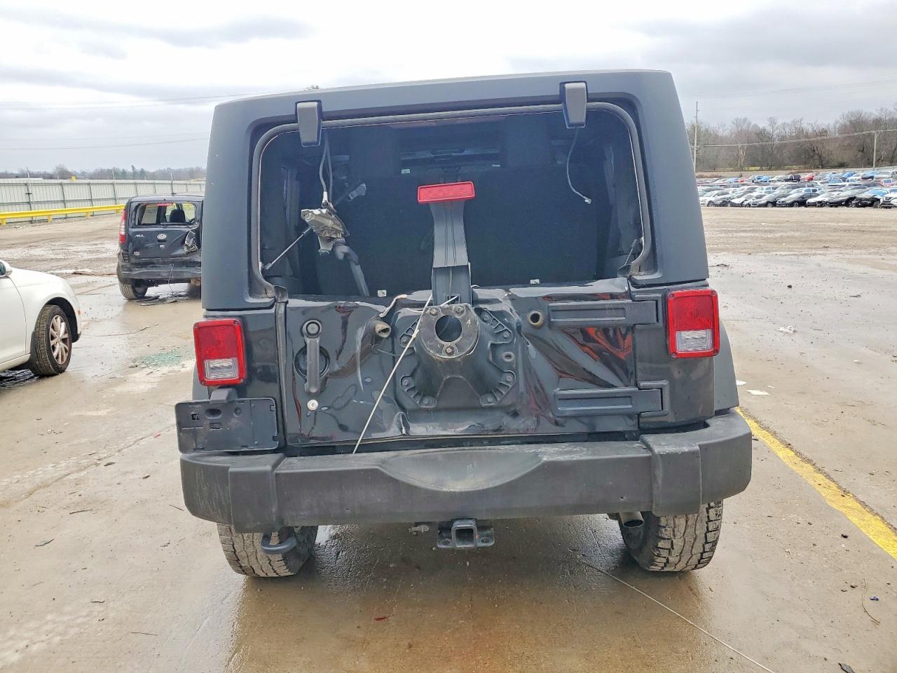 2015 Jeep Wrangler Rubicon - Image 6