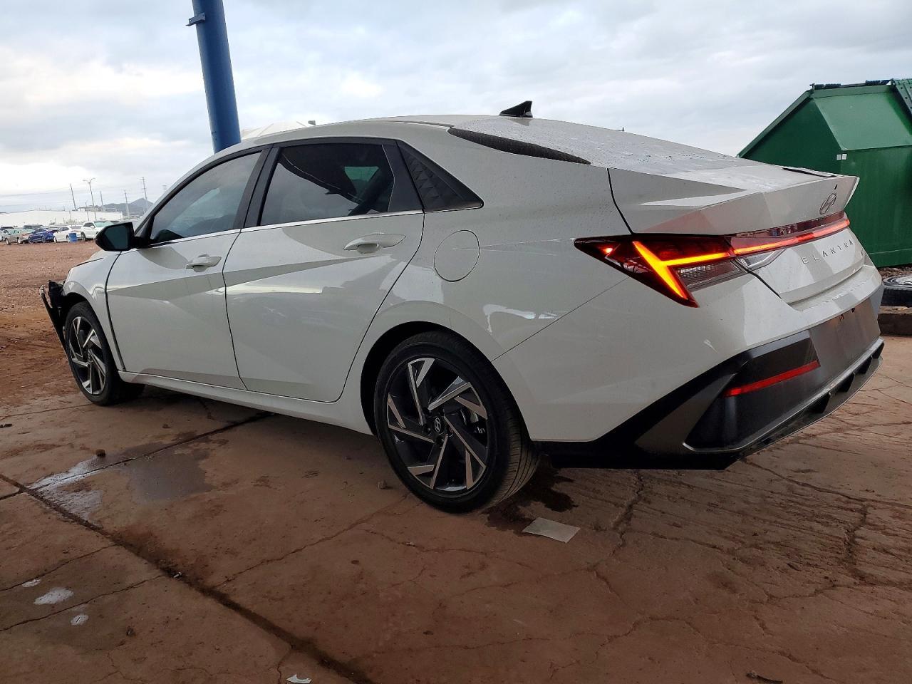 2025 Hyundai Elantra Limited - Фото 2