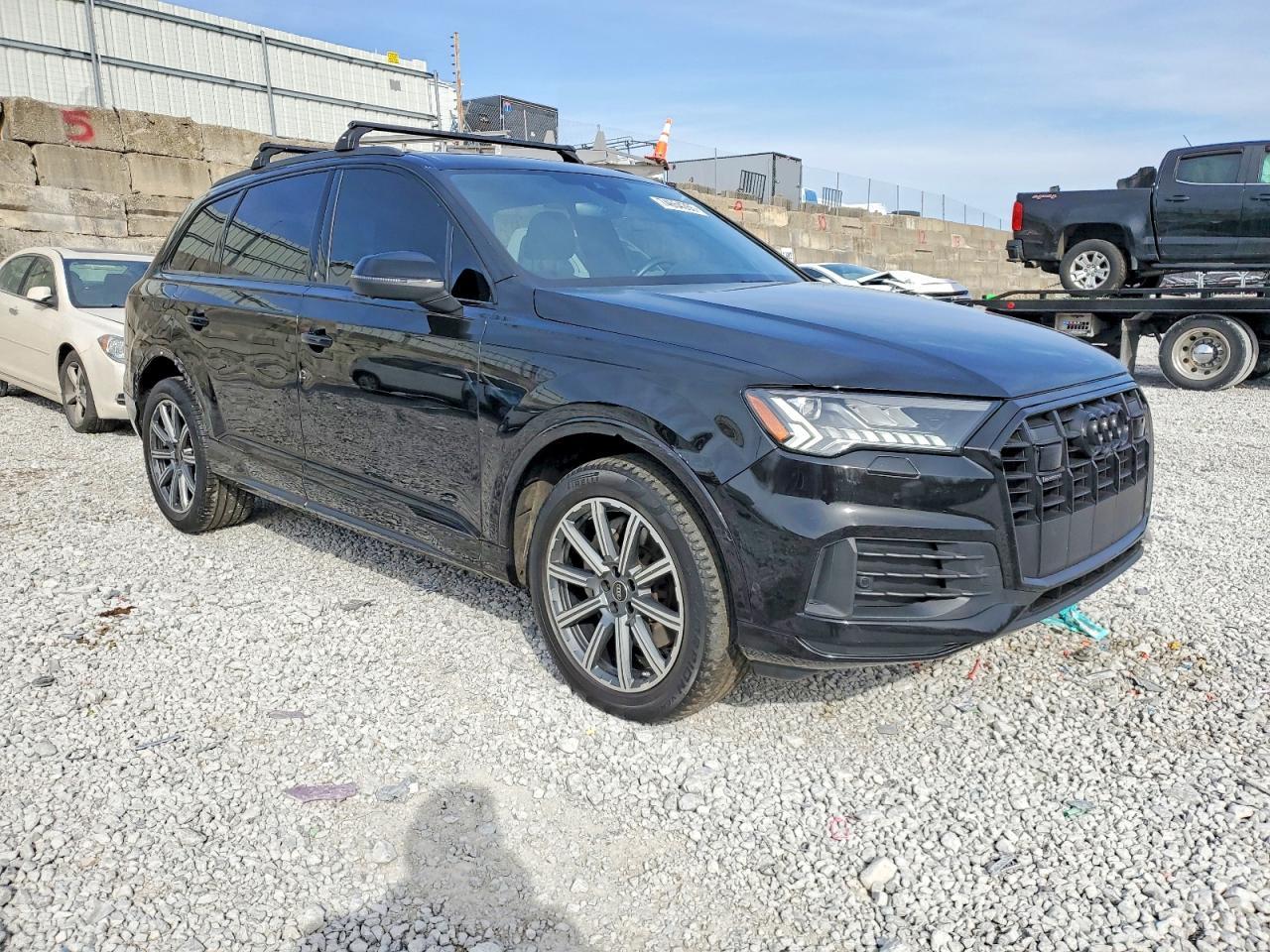 2023 Audi Q7 Premium Plus - Image 4