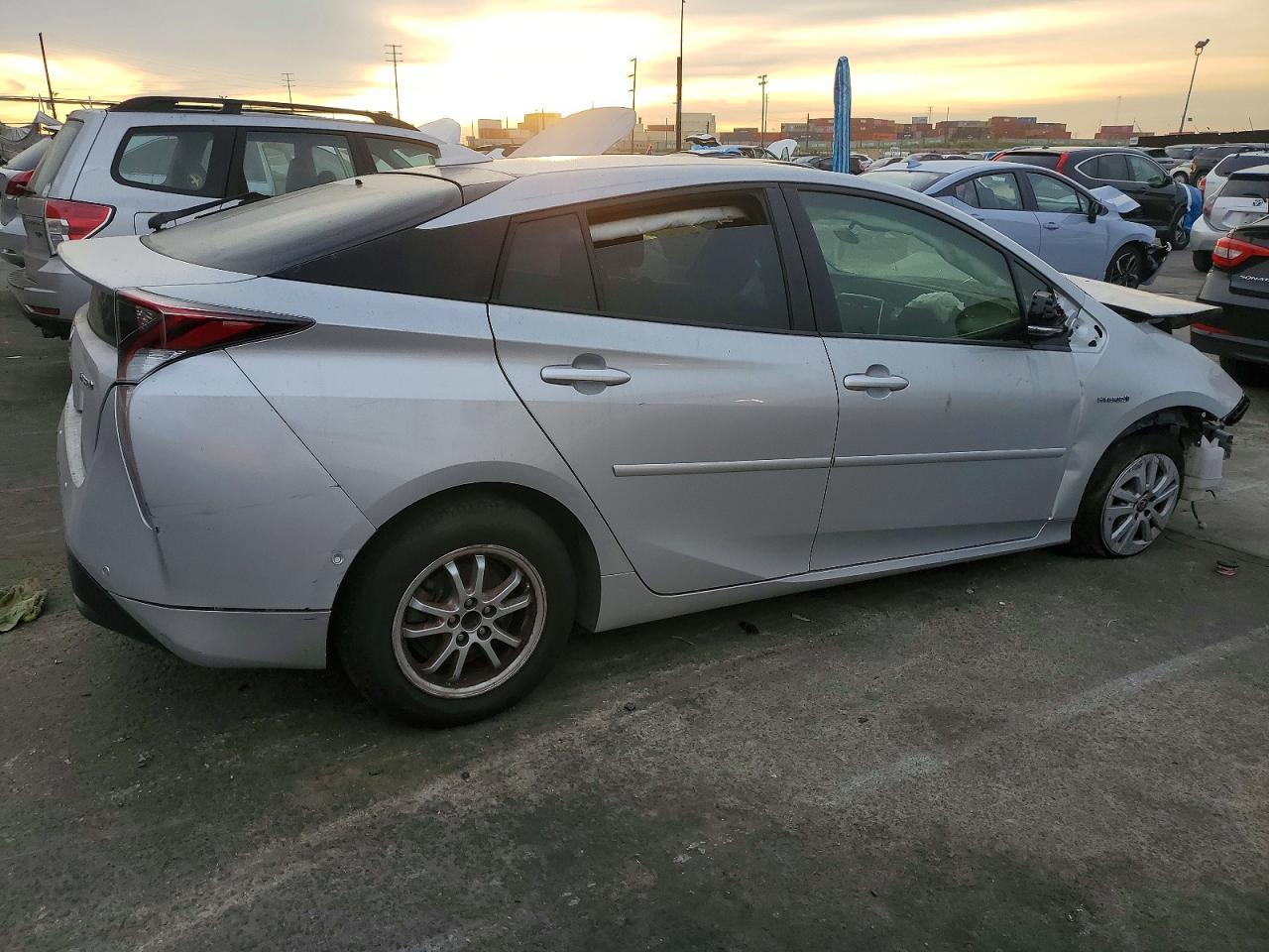 2017 Toyota Prius - Фото 3