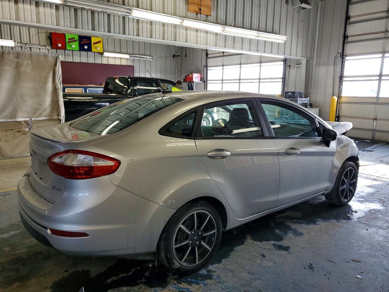 2019 Ford Fiesta Se - Image 3