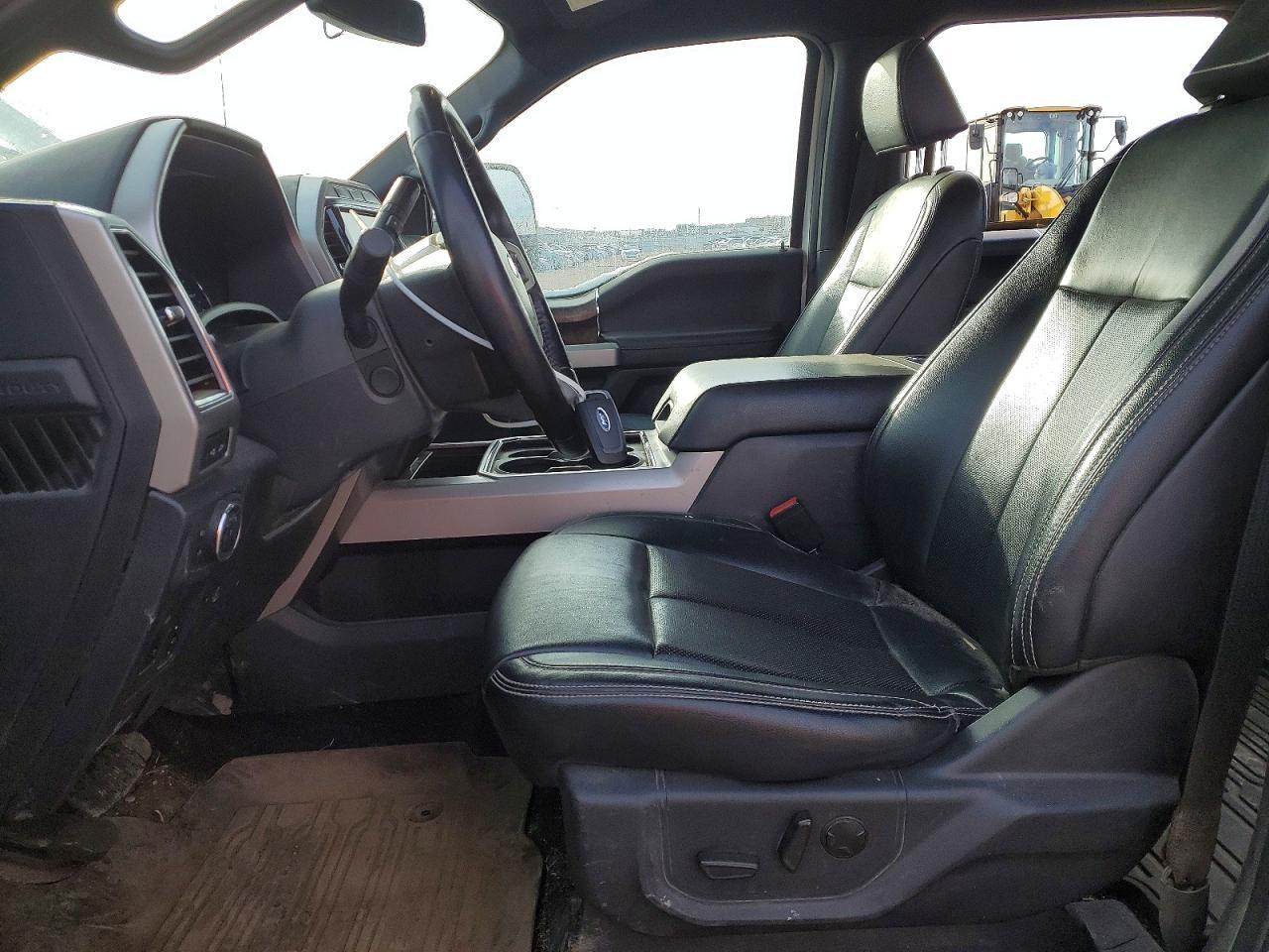 2022 Ford F350 Super Duty - Image 7
