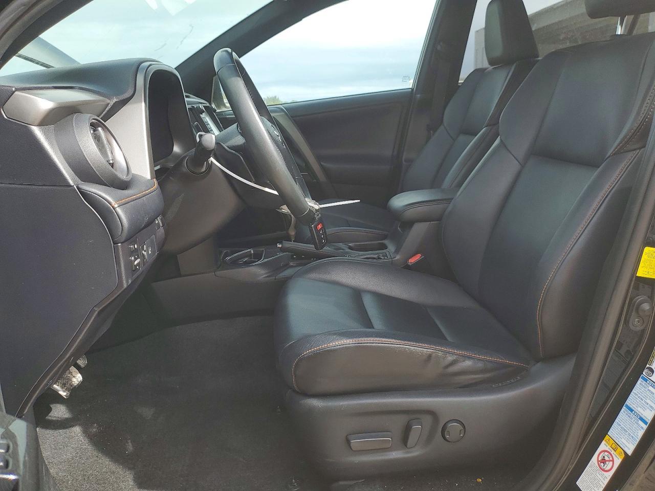 2016 Toyota Rav4 Se - Фото 7