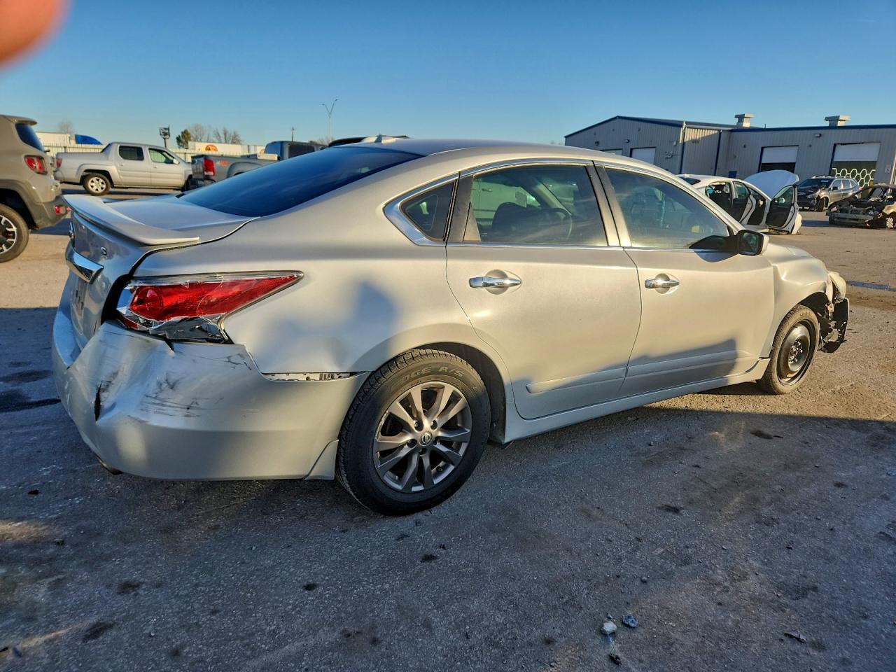 2015 Nissan Altima 2.5 - Фото 3