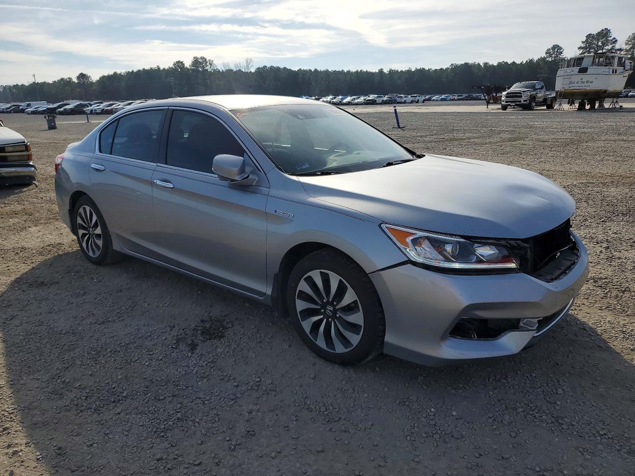 2017 Honda Accord Hybrid - Фото 4