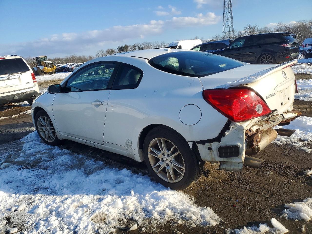 2008 Nissan Altima 3.5Se - Image 2