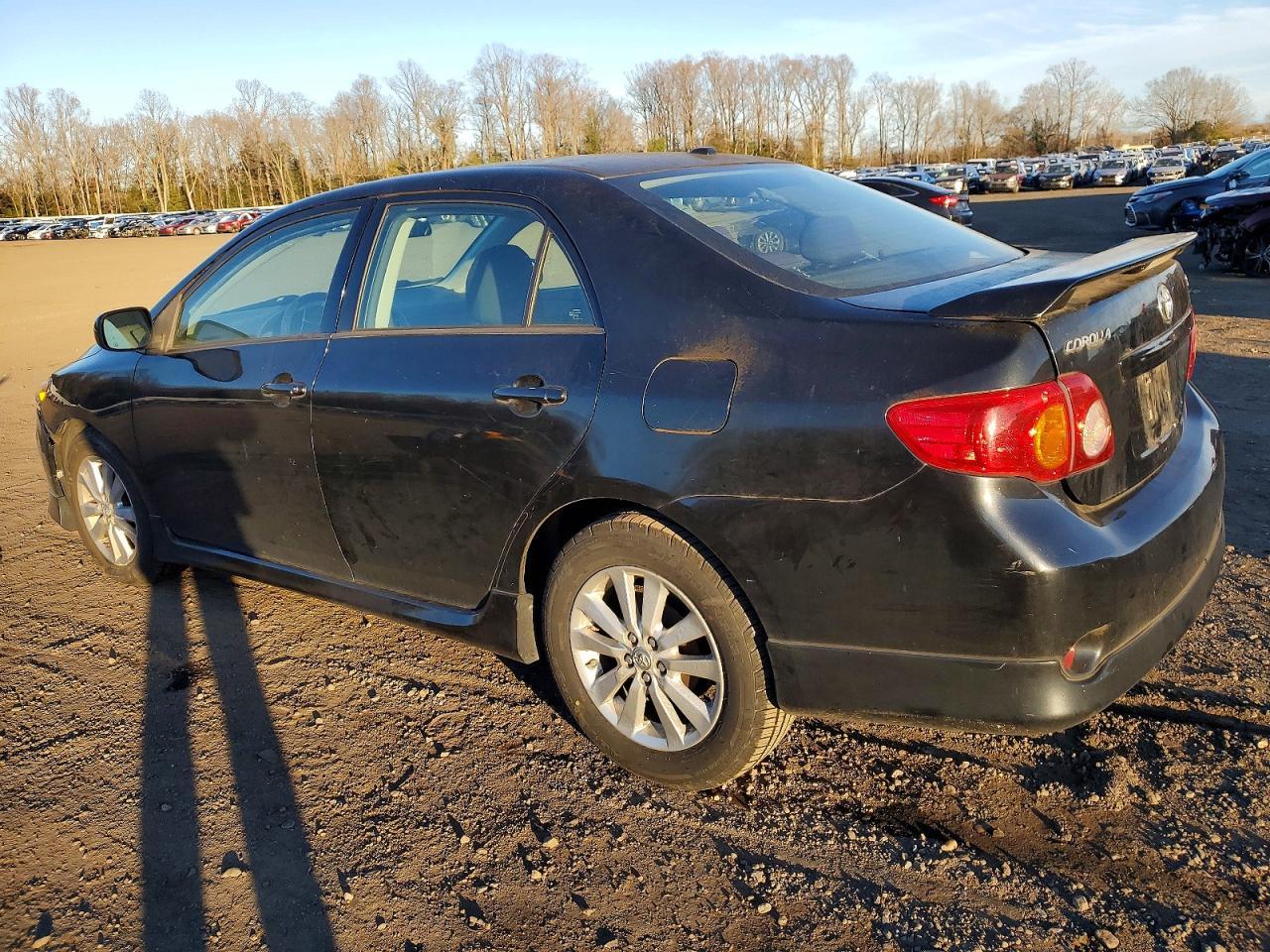 2010 Toyota Corolla Base - Фото 2