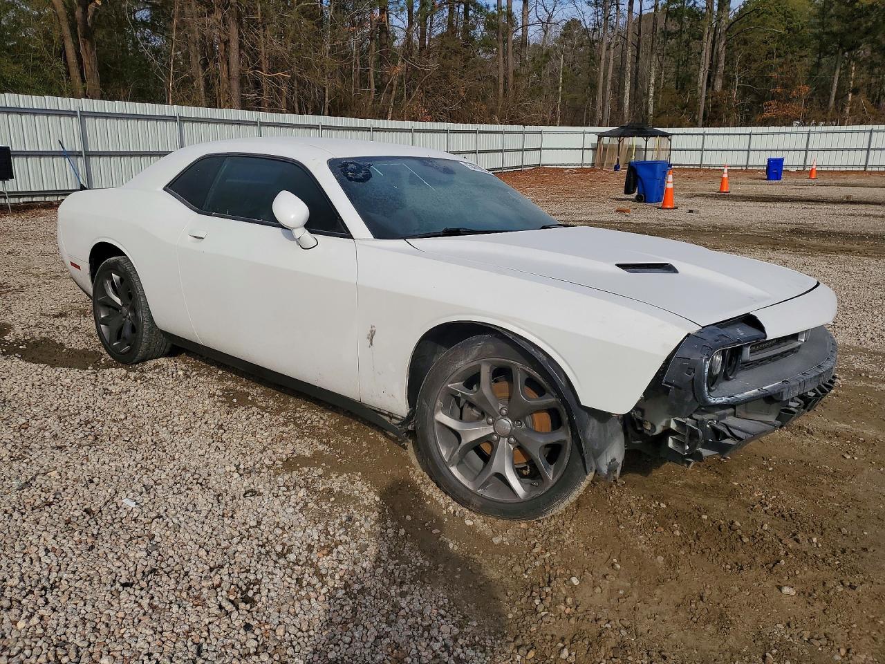 2016 Dodge Challenger Sxt - Image 4
