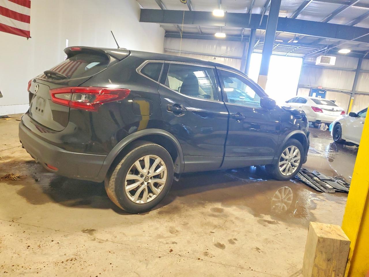 2021 Nissan Rogue Sport S - Фото 3