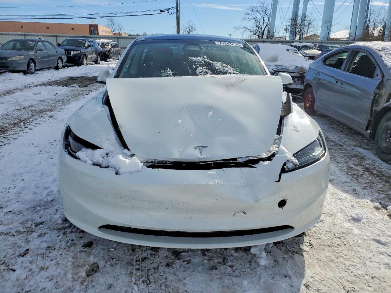 2025 Tesla Model 3 - Фото 5