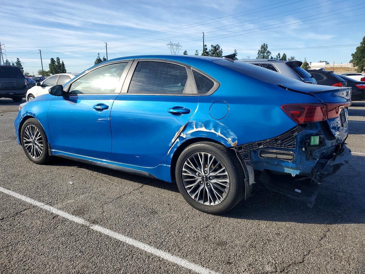 2023 Kia Forte Gt Line - Фото 2