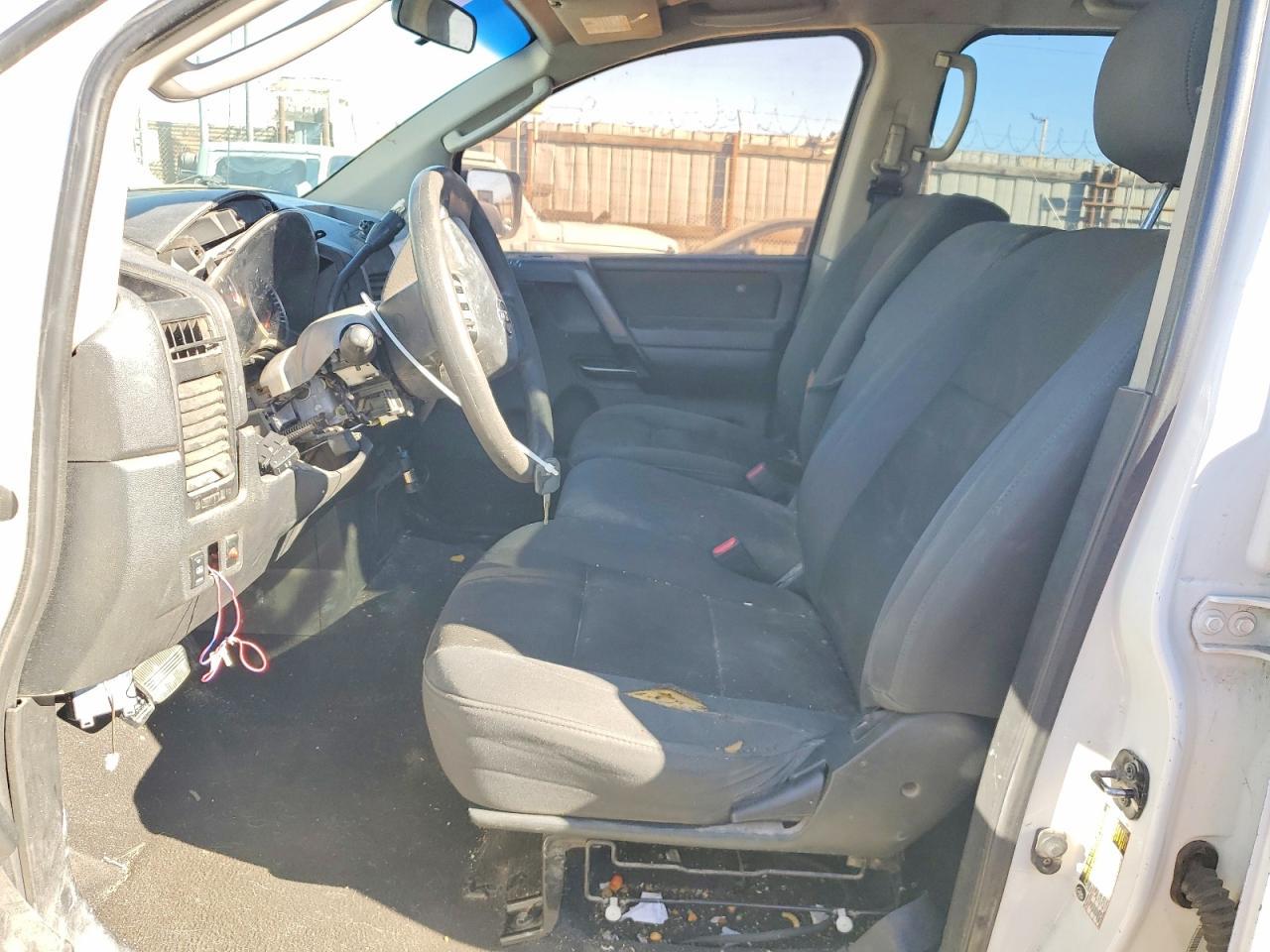 2008 Nissan Titan Xe - Image 7