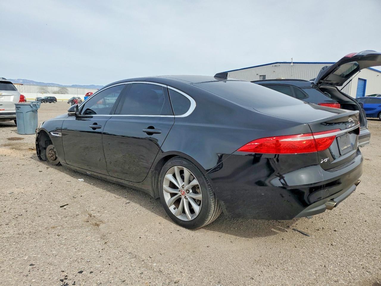 2019 Jaguar Xf Premium - Image 2