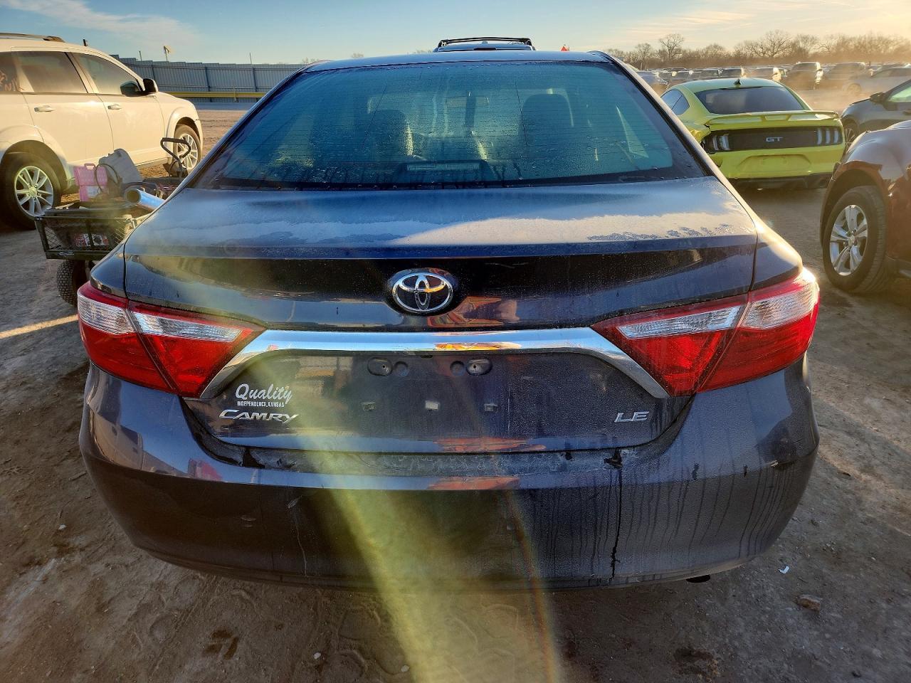 2016 Toyota Camry Le - Фото 6