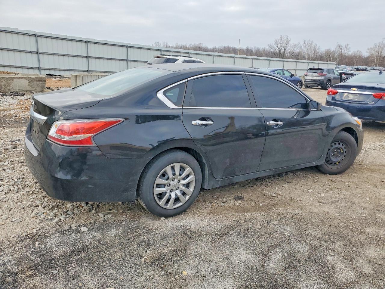 2015 Nissan Altima 2.5 - Image 3