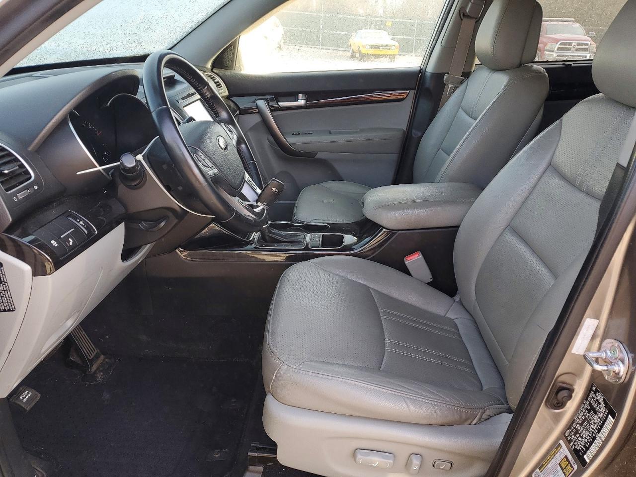 2014 Kia Sorento - Фото 7