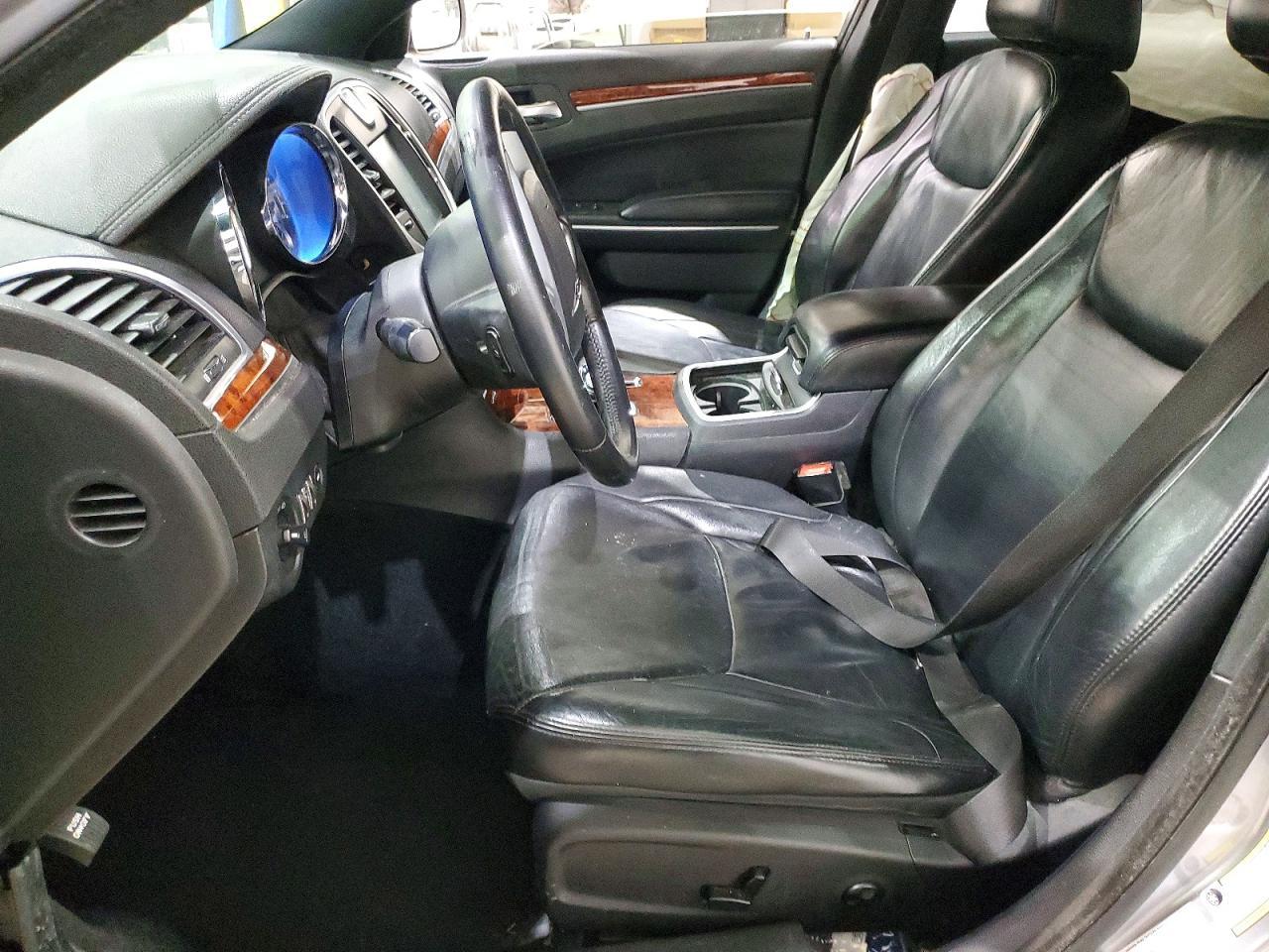 2014 Chrysler 300 - Image 7
