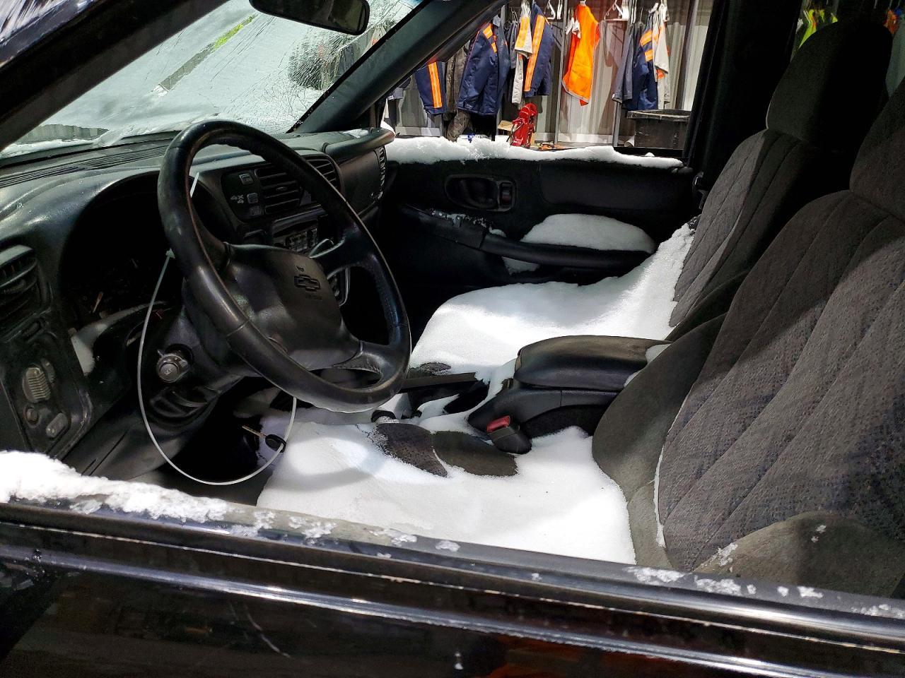 2002 Chevrolet S Truck S10 - Image 7