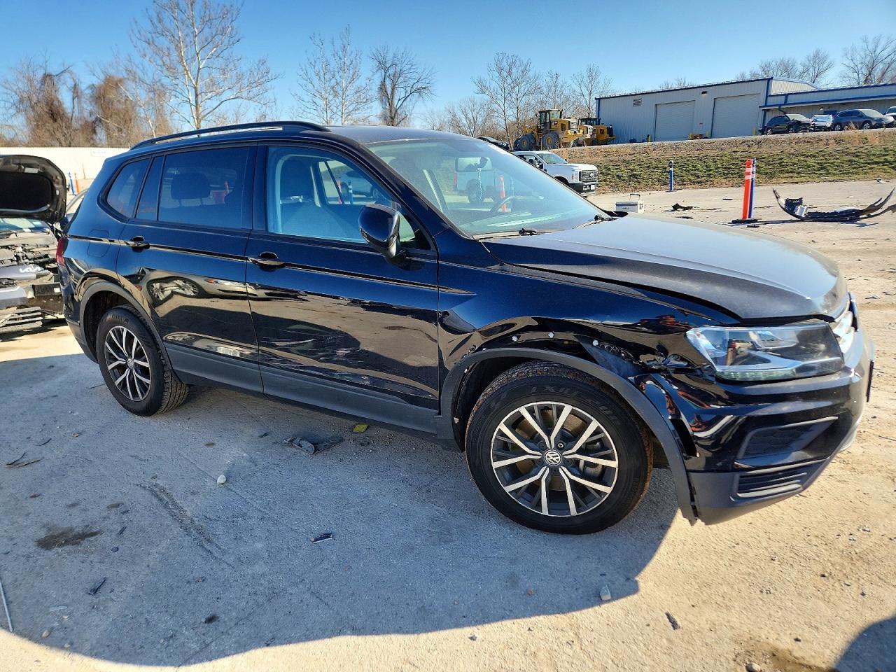 2021 Volkswagen Tiguan S - Фото 4