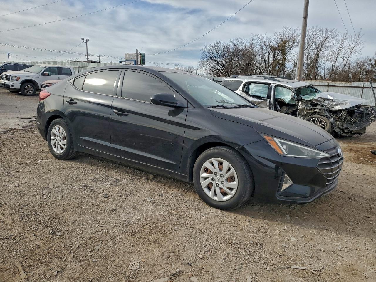 2020 Hyundai Elantra Se - Image 4