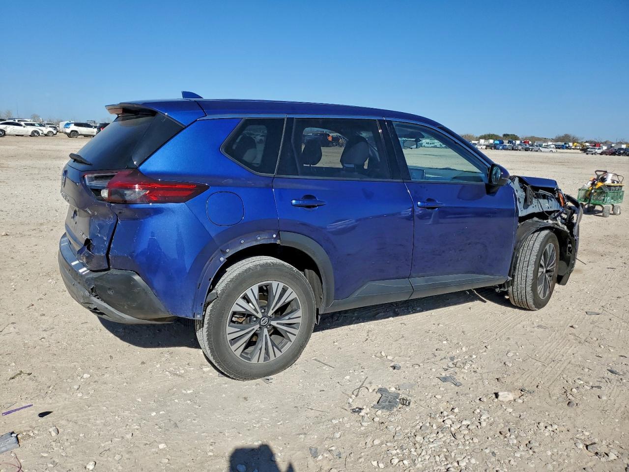 2021 Nissan Rogue Sv - Image 3