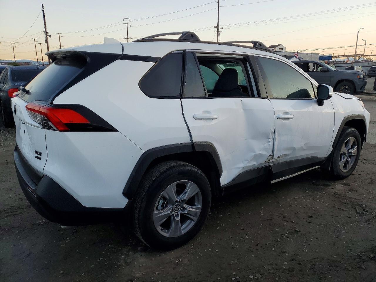 2024 Toyota Rav4 Xle - Фото 3